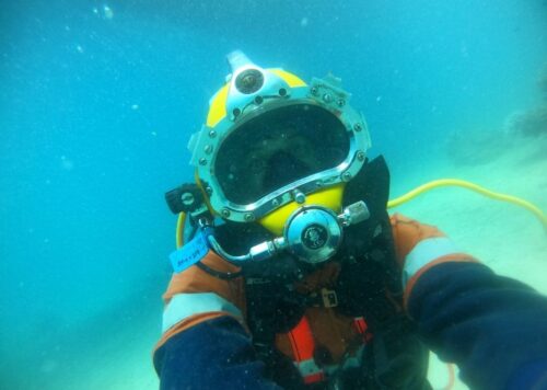Commercial diving services contractor based in the Port of Cairns, Queensland, Australia