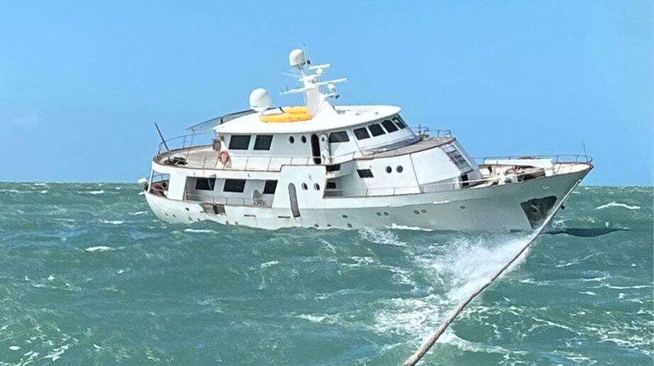 Insurance Tow of Vessel ‘Casabella’ – Whitsundays to Townsville